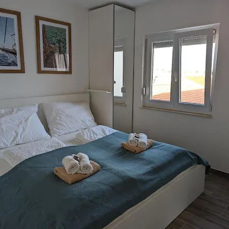 Lipa Apartman *