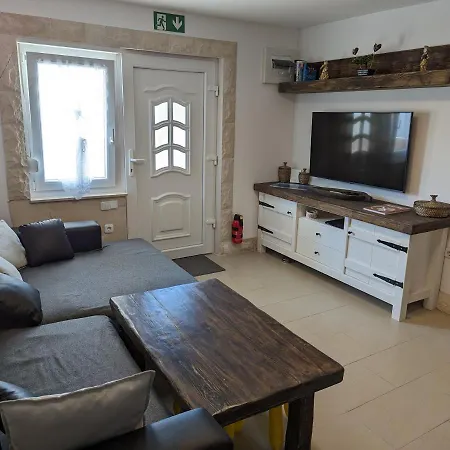 Lipa Apartment Vir